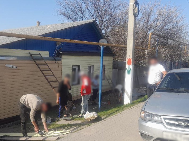 В Волоконовском районе полицейские выявили трех иностранцев, осуществлявших незаконную трудовую деятельность